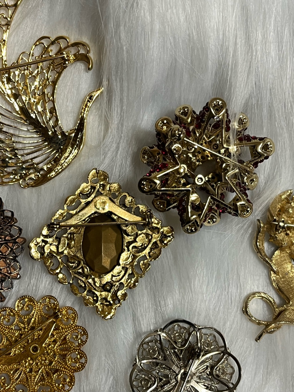 Vintage Brooch Lot - Picture 11 of 13